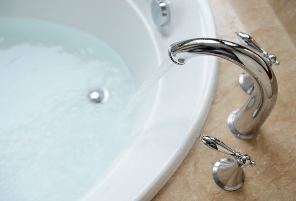 Cost of Tub Faucet Replacement in Akron
